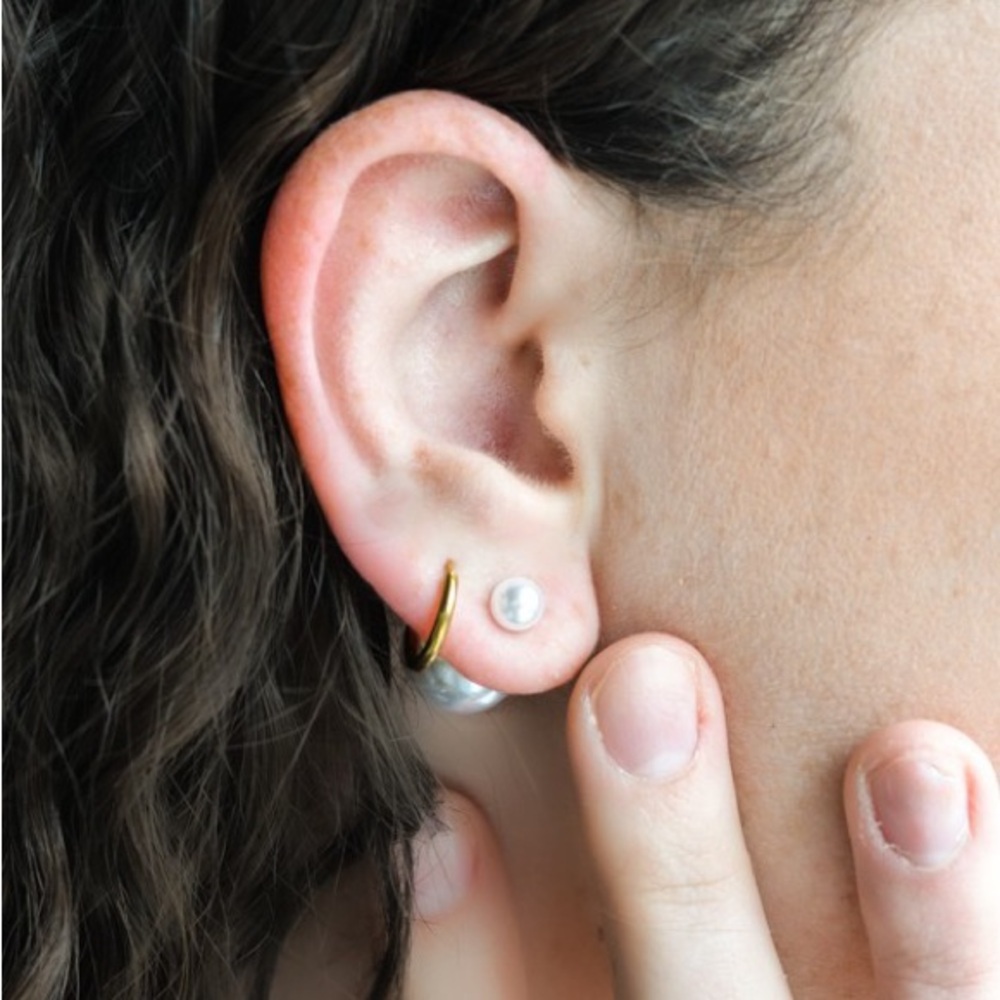 Reversible Pearl Earrings - Picture 4 of 5